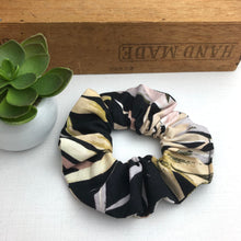 Load image into Gallery viewer, Scrunchie - Blacks