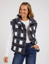 Load image into Gallery viewer, Puffer Vest - Cedar Check