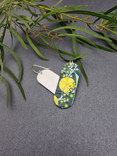Load image into Gallery viewer, Wattle Elongated Drops