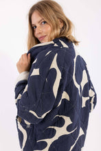 Load image into Gallery viewer, Danekatrin Quilt Jacket - Navy/Chalk