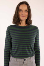 Load image into Gallery viewer, Danejubii Tee - Dk Navy/Pine Green