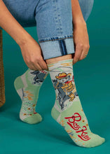 Load image into Gallery viewer, Crew socks, Boss Kitty