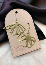 Load image into Gallery viewer, Indie Rose Earring - Gold