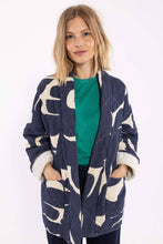 Load image into Gallery viewer, Danekatrin Quilt Jacket - Navy/Chalk