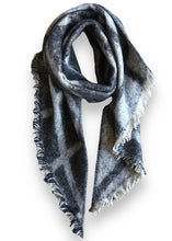Load image into Gallery viewer, Winter Scarf - Diamond/Black