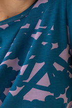 Load image into Gallery viewer, Danepixi T-shirt - Blue/Lilac