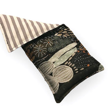 Load image into Gallery viewer, Soothing lavender eye pillow
