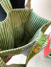 Load image into Gallery viewer, Quilted Tote Bag - Green Flowers