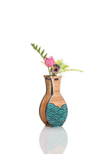 Load image into Gallery viewer, Small Vase - Wave