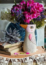 Load image into Gallery viewer, White bird Vase