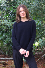 Load image into Gallery viewer, Scroll Jumper - Black