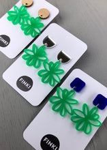 Load image into Gallery viewer, Green, Flower silhouette, Earrings
