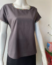 Load image into Gallery viewer, Boxy top, Natives Trim