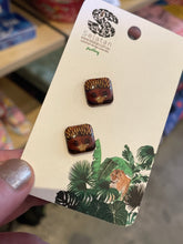 Load image into Gallery viewer, Animal earrings