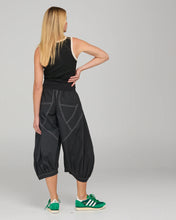 Load image into Gallery viewer, Guru Pant - Black/Wh stitch