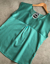 Load image into Gallery viewer, Smock Top - Peppermint Stripe