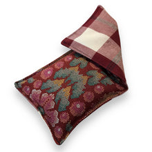 Load image into Gallery viewer, Soothing lavender eye pillow