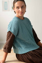 Load image into Gallery viewer, Sunday Vest - Marine