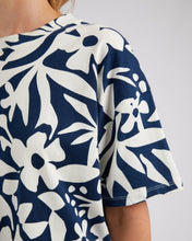 Load image into Gallery viewer, Stencil Floral Tee - Navy