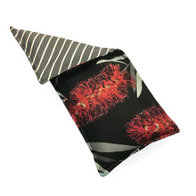 Load image into Gallery viewer, Soothing lavender eye pillow