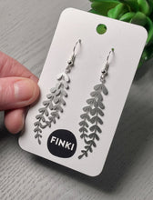 Load image into Gallery viewer, Hanging Leaves Earrings
