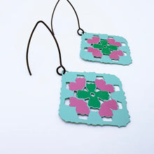 Load image into Gallery viewer, Midi Granny square Aqua/Pink/Green