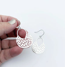 Load image into Gallery viewer, Mini Callisia Earrings - Silver