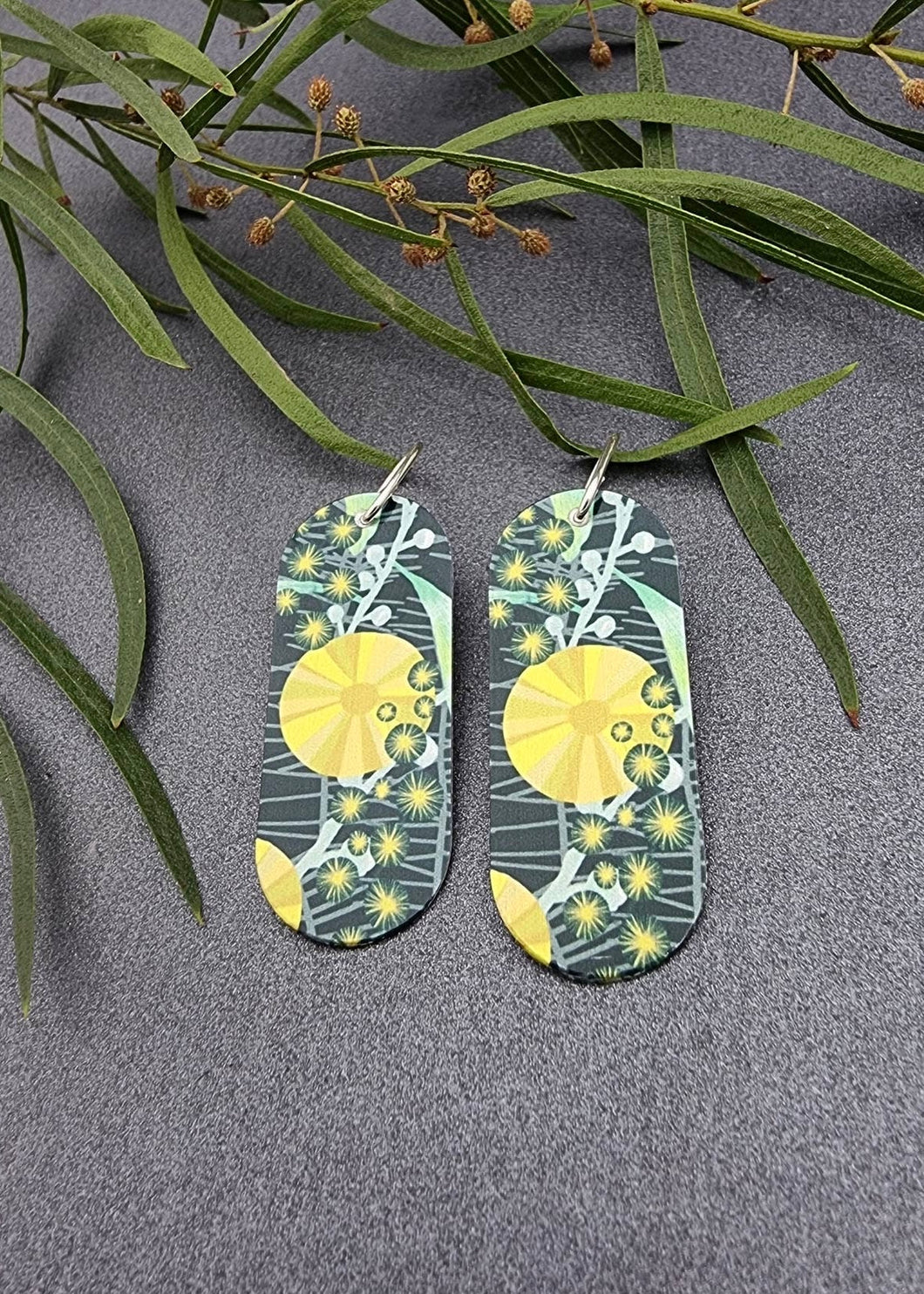 Wattle Elongated Drops