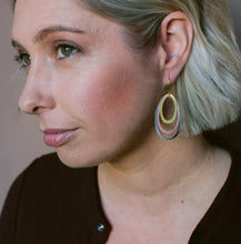 Load image into Gallery viewer, Midi Triple Oval Earrings