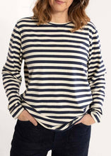 Load image into Gallery viewer, Danejubii Tee - Navy/Chalk