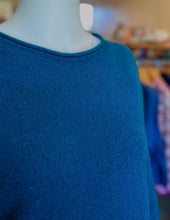 Load image into Gallery viewer, Scroll Jumper - Deep Cyan