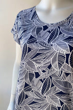 Load image into Gallery viewer, Boxy Tee - Leaves, Navy