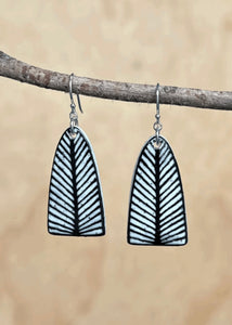 Feathered Arch Earrings - Blk