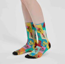 Load image into Gallery viewer, Red Fox Sox - size M - Outback Petals
