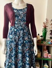 Load image into Gallery viewer, V-Neck Bolero Cardi - Port