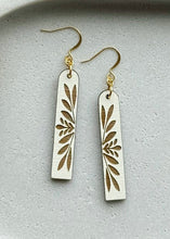 Load image into Gallery viewer, Roseburg Earrings, Eggshell