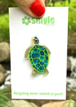 Load image into Gallery viewer, Turtle Pin