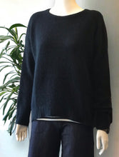 Load image into Gallery viewer, Vapour Jumper - Black