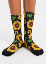Load image into Gallery viewer, Red Fox Sox - size M - Sunflower