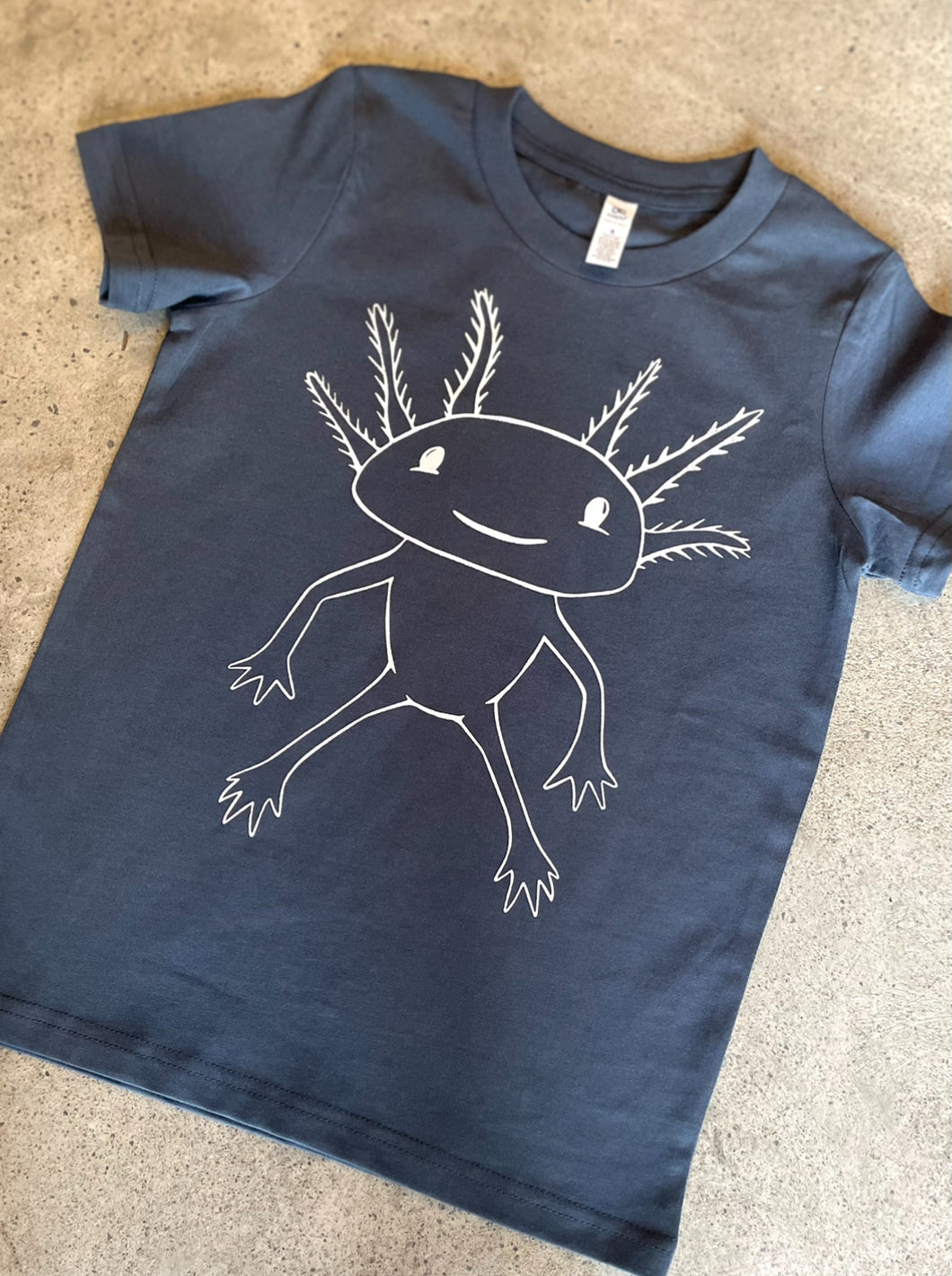 Kids tee - Axolotl/Blue