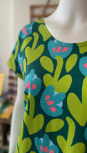 Load image into Gallery viewer, Boxy Tee - Tulip Green