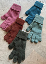 Load image into Gallery viewer, Possum/Merino Turnback Glove