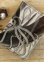 Load image into Gallery viewer, Squid Attack Vertical - Leather Card holder/Wallet