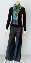 Load image into Gallery viewer, Crew Neck Jumper - Black