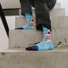 Load image into Gallery viewer, Crew Socks - Free Kisses