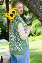Load image into Gallery viewer, Jo Vest - Flowers