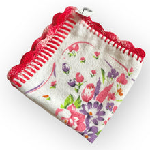 Load image into Gallery viewer, Crochet Edge Facewasher