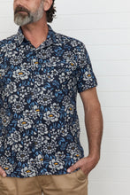 Load image into Gallery viewer, Men’s shirt - Camillia