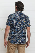Load image into Gallery viewer, Men’s shirt - Camillia