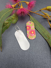 Load image into Gallery viewer, Gum Blossom Elongated Drops